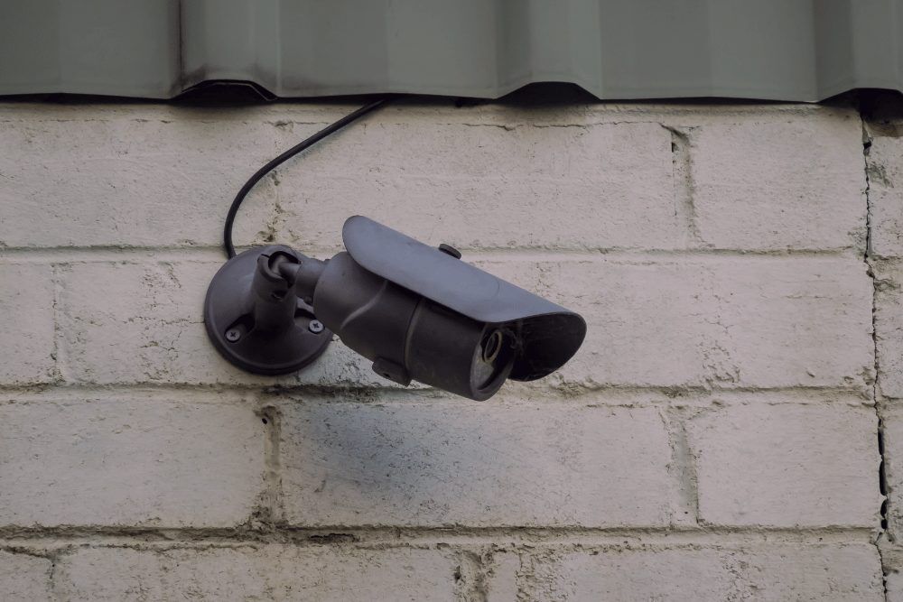 Benefits of a Wired Surveillance Camera System Benefits of a Wired Surveillance Camera System