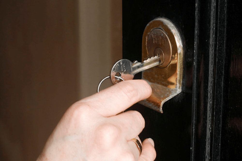 Lock in Key - 1000x667 Deep Sentinel