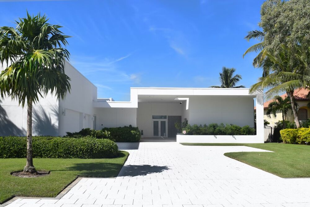 Florida Video Surveillance Laws - 1000x667 Bolt Cutter-Proof Locks and Padlocks