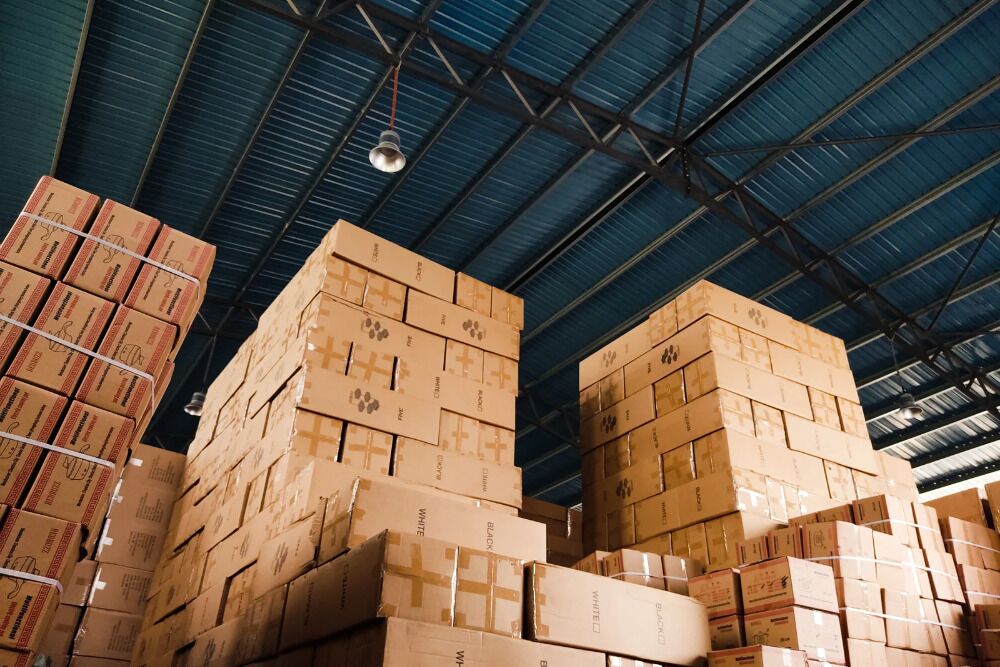 Warehouse Theft - 1000x667 Warehouse Theft - stack of boxes in warehouse